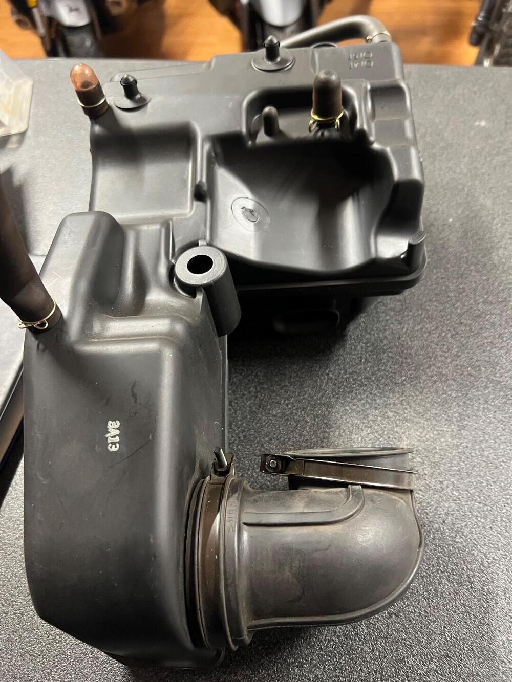 Suzuki Burgman 400 scatola filtro (3)