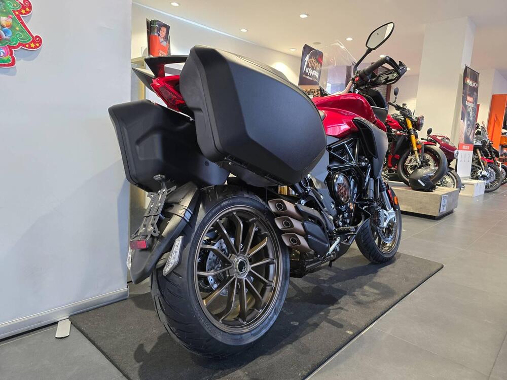 MV Agusta Turismo Veloce 800 Lusso SCS (2021 - 26) (8)