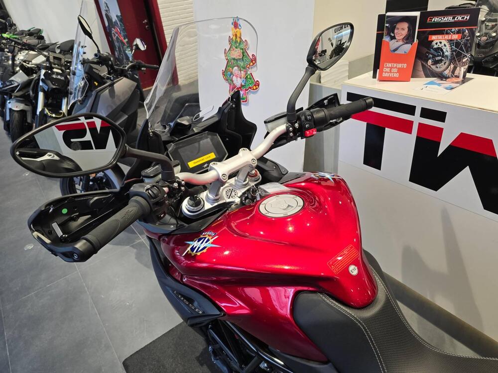 MV Agusta Turismo Veloce 800 Lusso SCS (2021 - 26) (12)