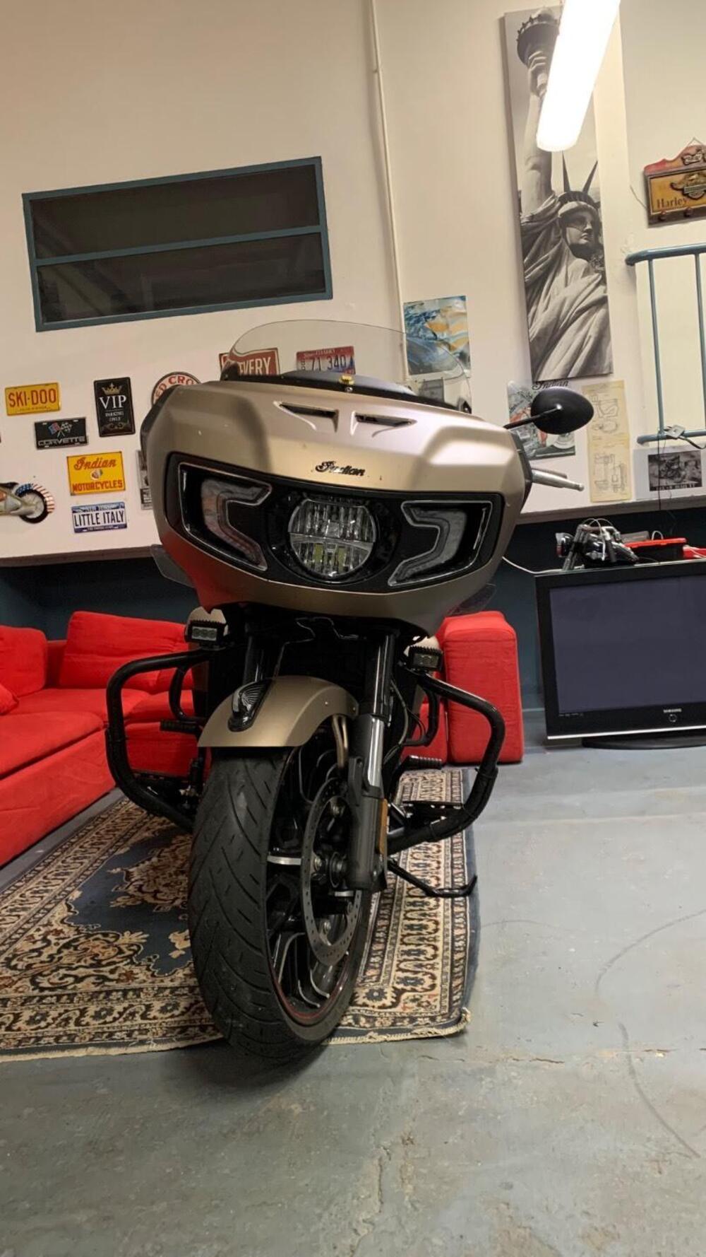 Indian Challenger 1768 Dark Horse (2020) (3)