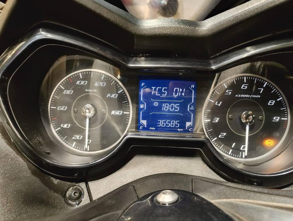 Yamaha X-Max 300 (2021 - 24) (4)