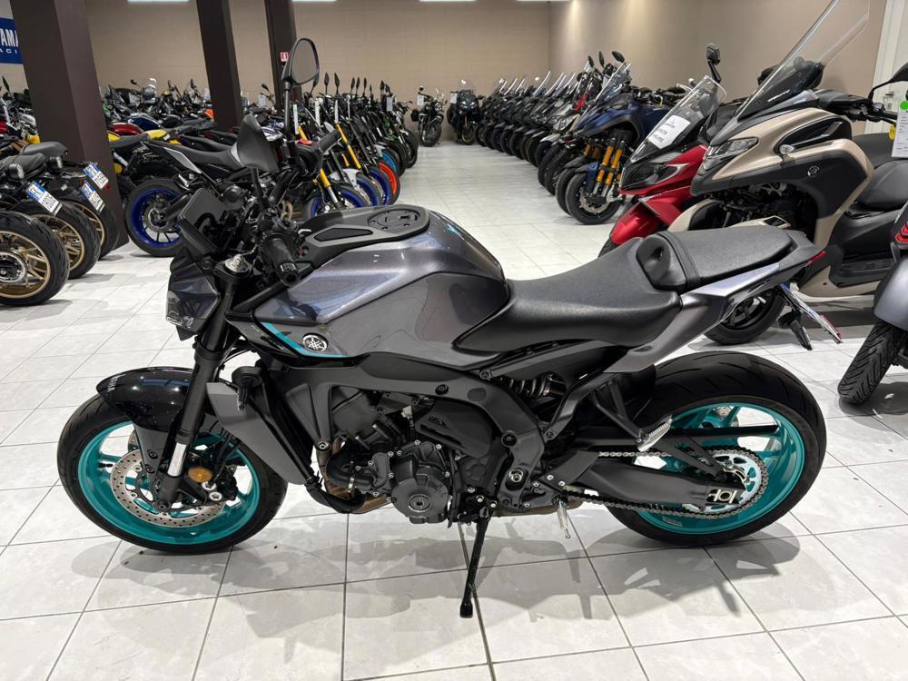 Yamaha MT-09 (2024 - 26) (4)