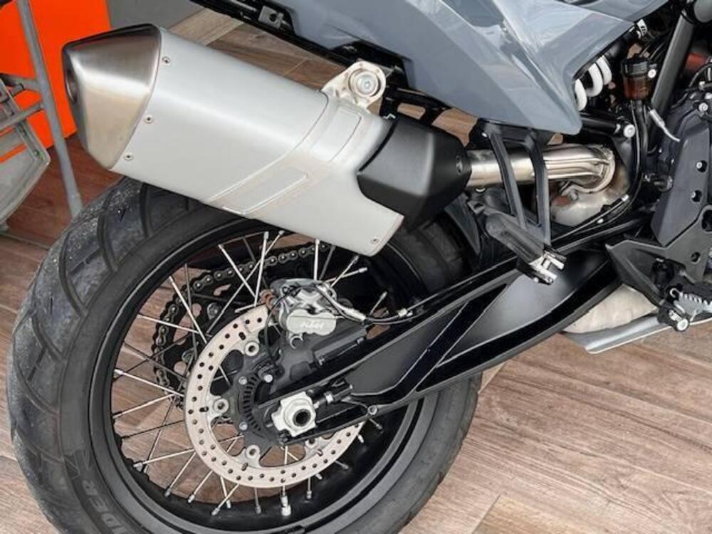 KTM 890 Adventure (2022) (4)