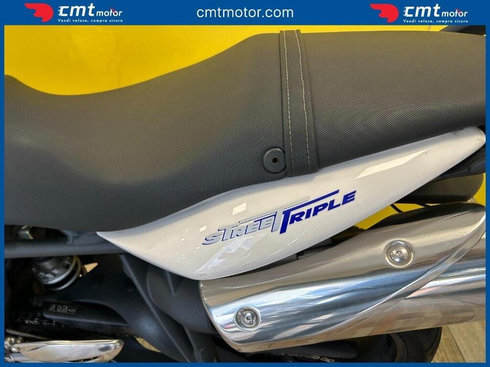 Triumph Street Triple (2007 - 12) (6)