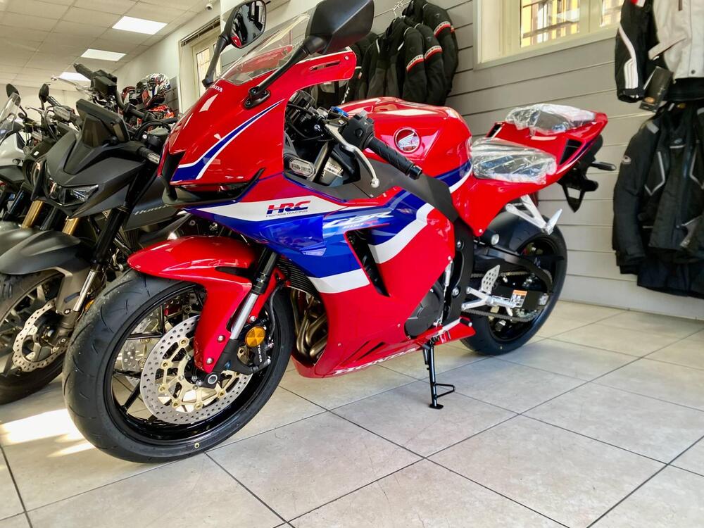 Honda CBR 600 RR (2024 - 26) (3)