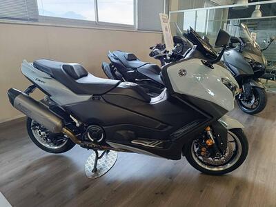 Yamaha T-Max 560 Tech Max (2025) usata