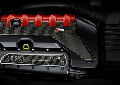 Audi celebra i 50 anni dell’iconico 5 cilindri: ecco cosa cambia per il motore più amato dagli appassionati