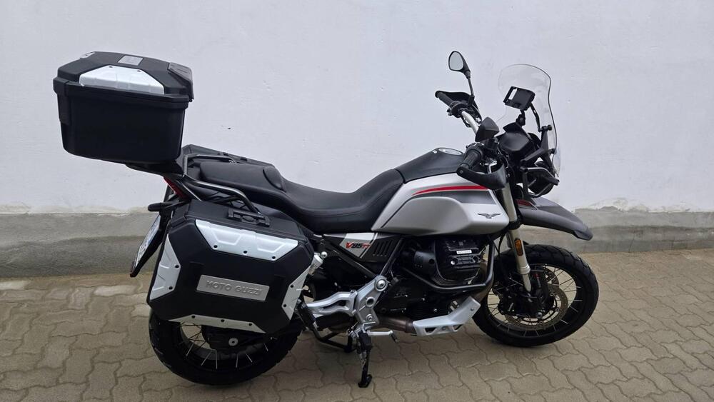 Moto Guzzi V85 TT Travel (2021 - 23) (4)