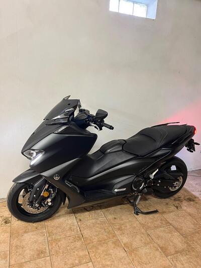Yamaha T-Max 560 (2020 - 21) usata