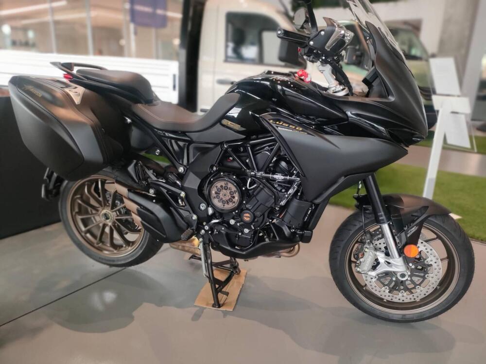 MV Agusta Turismo Veloce 800 Lusso SCS (2021 - 26) (2)