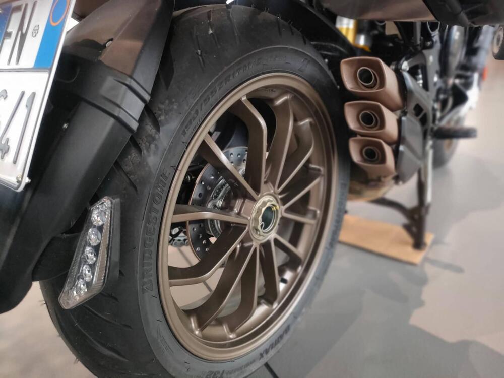 MV Agusta Turismo Veloce 800 Lusso SCS (2021 - 26) (6)