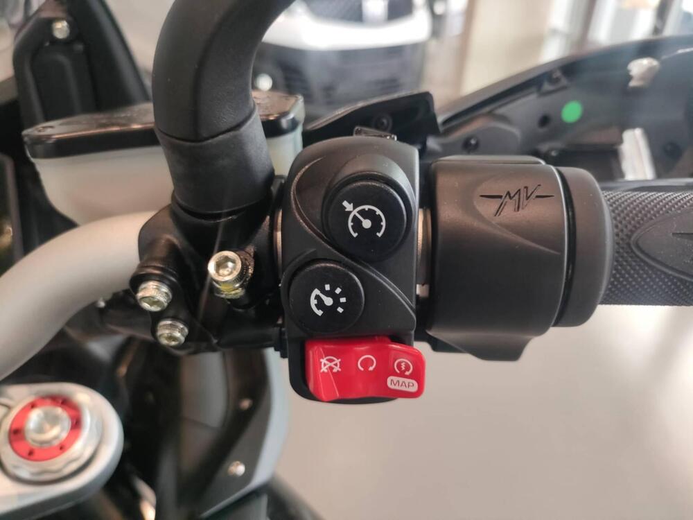 MV Agusta Turismo Veloce 800 Lusso SCS (2021 - 26) (11)