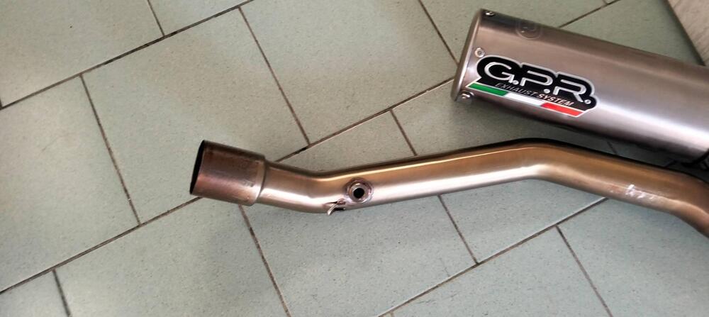 Vendo collettore + scarico per Kymco AK 550 Gpr