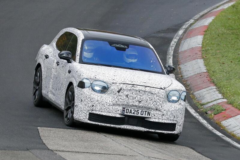 Bentley elettrica gira al Nurburgring