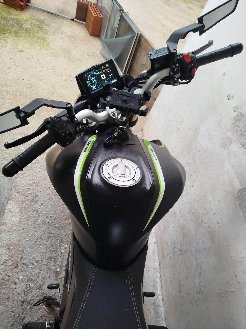 QJ Motor SRK 125 S (2023 - 24) (4)