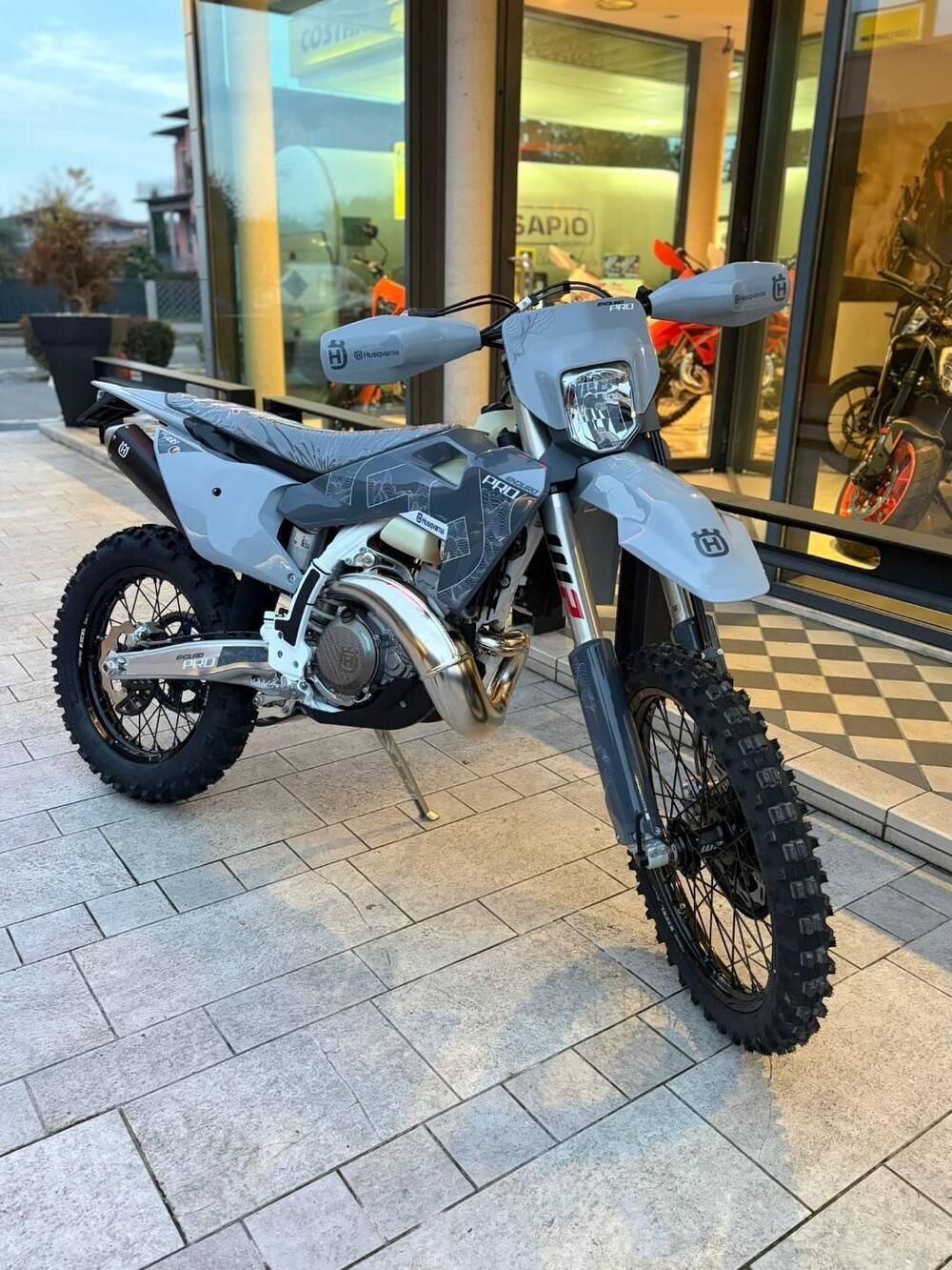 Husqvarna TE 300 Pro (2026) (2)