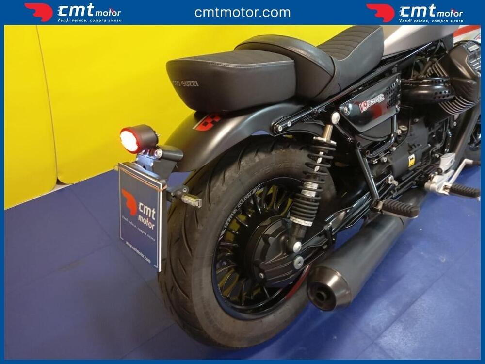 Moto Guzzi V9 Bobber (2016 - 18) (9)