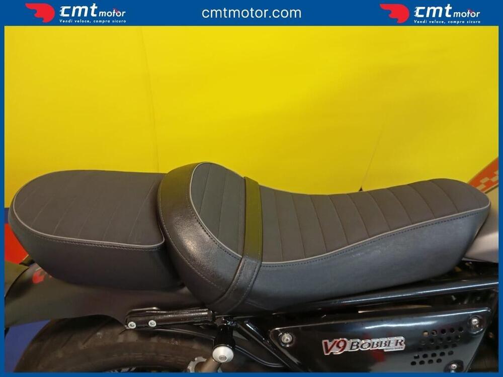 Moto Guzzi V9 Bobber (2016 - 18) (11)