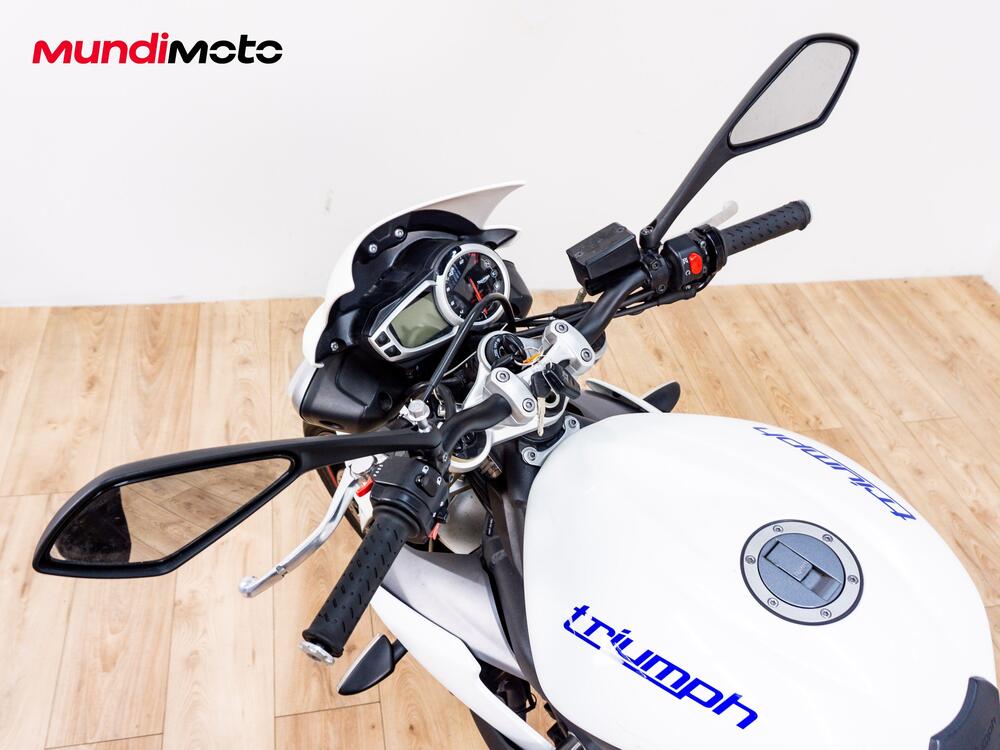 Triumph Street Triple (2013) (11)
