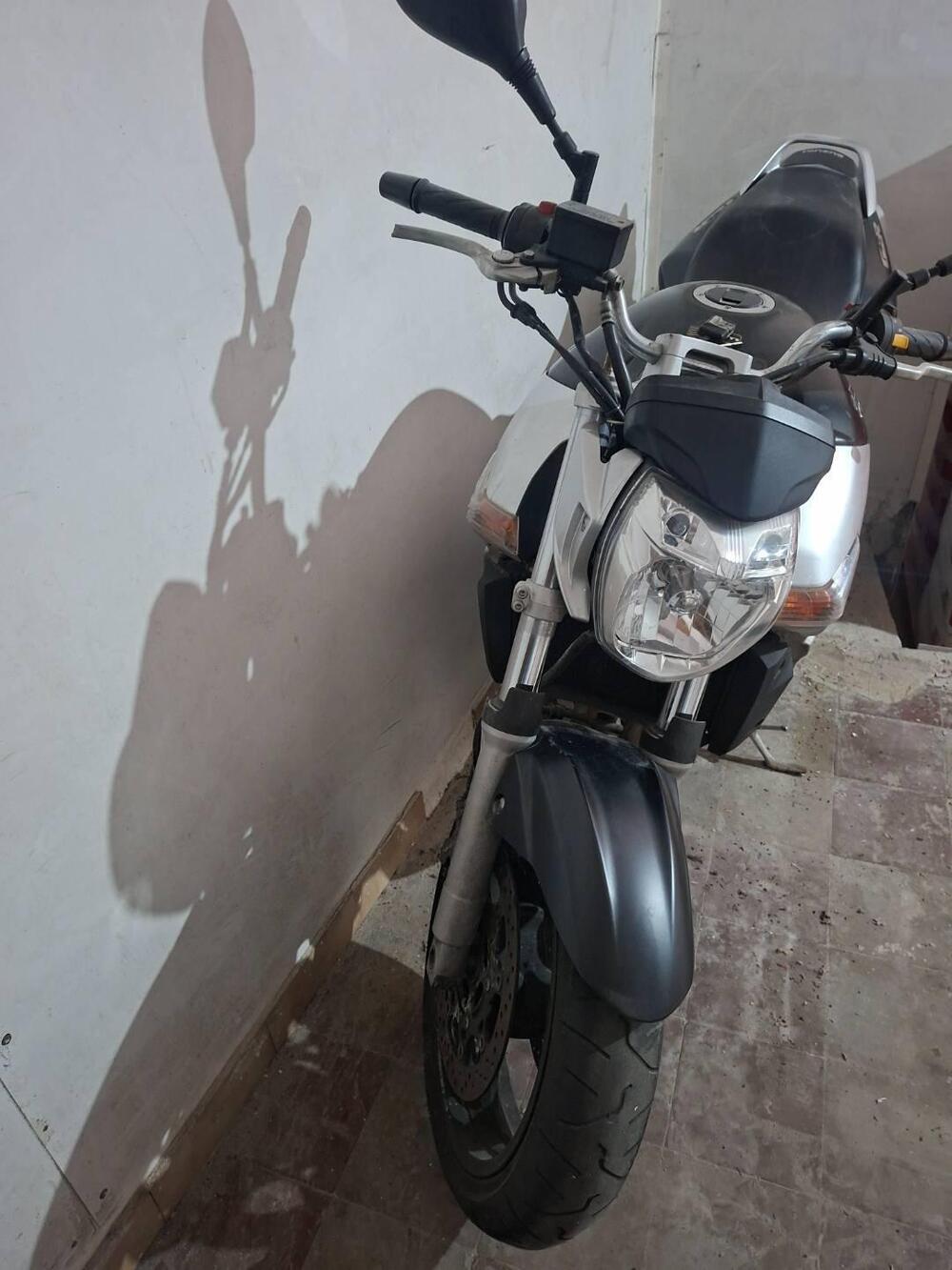 Suzuki GSR 600 (2006 - 11) (4)