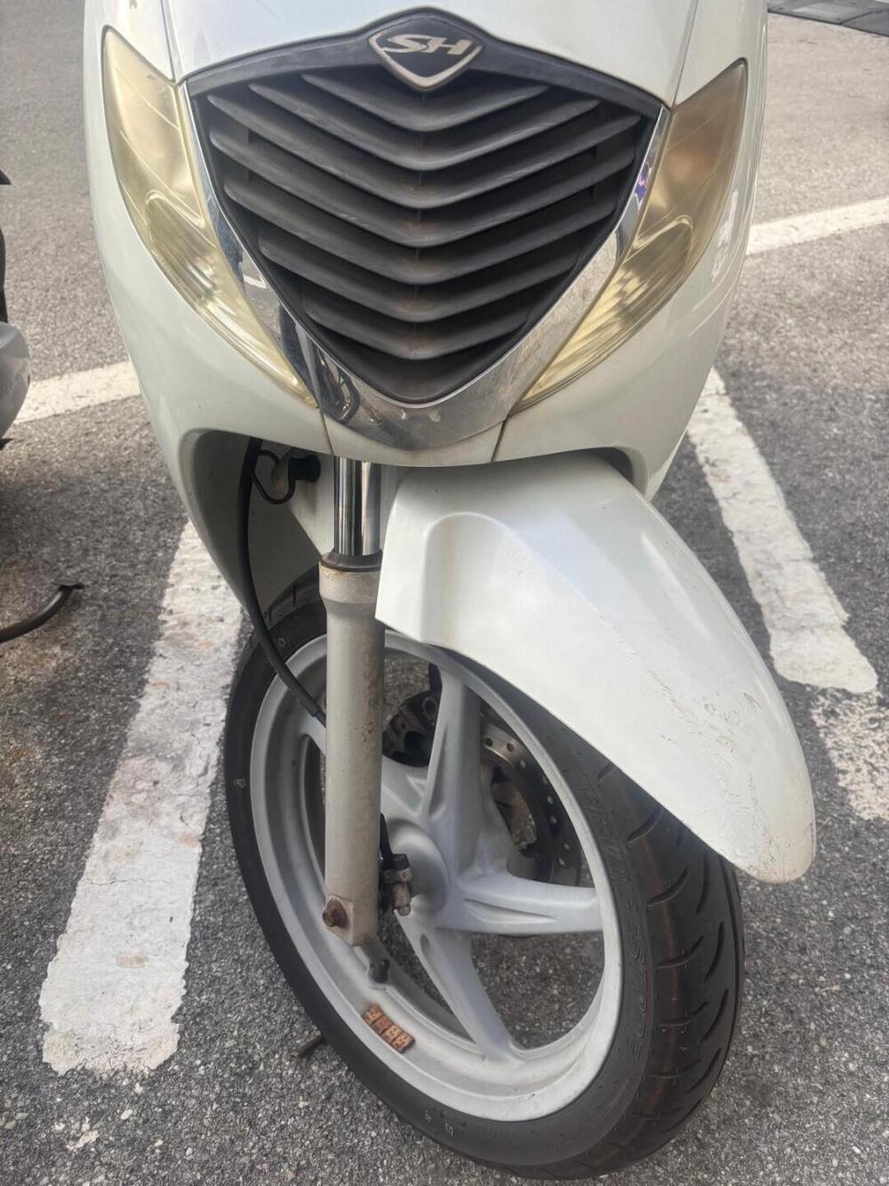 Honda SH 125 i (2005 - 08) (2)