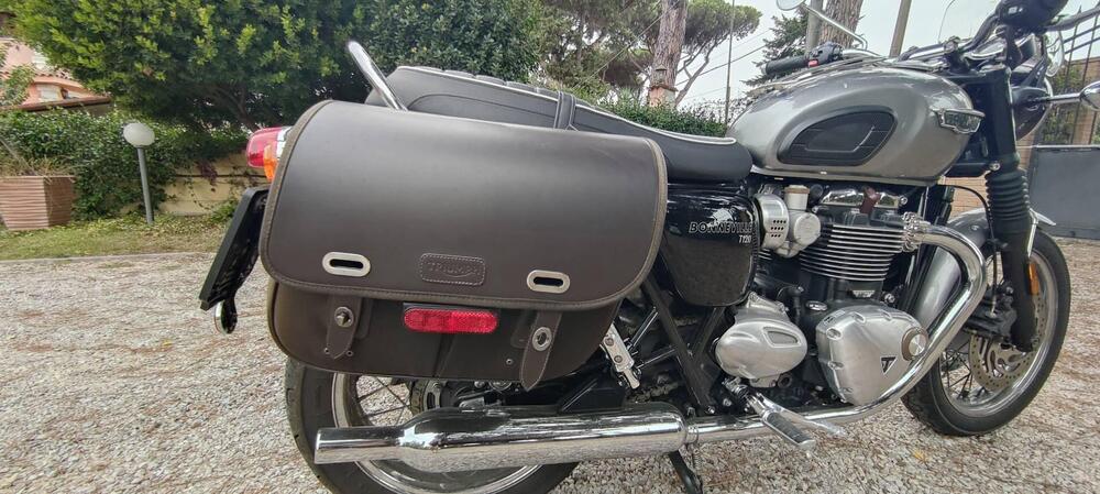 Triumph Bonneville T120 (2021 - 25) (5)
