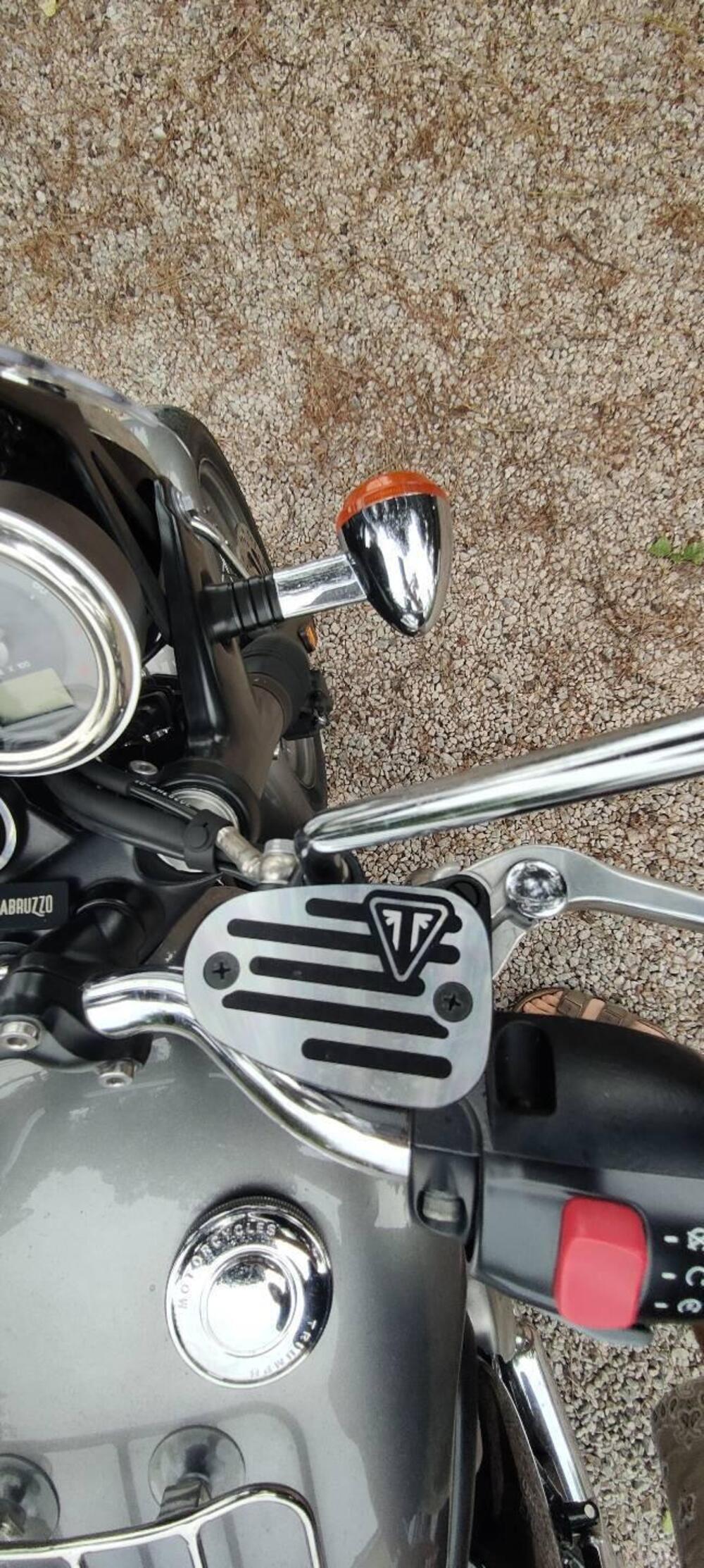 Triumph Bonneville T120 (2021 - 25) (7)