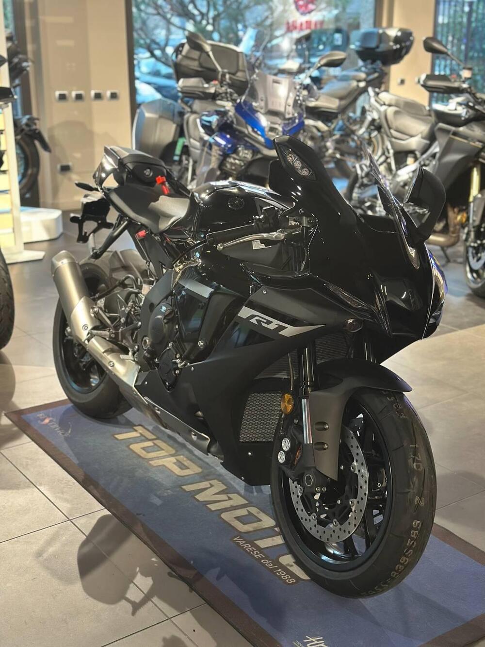 Yamaha YZF R1 (2020 - 25) (5)