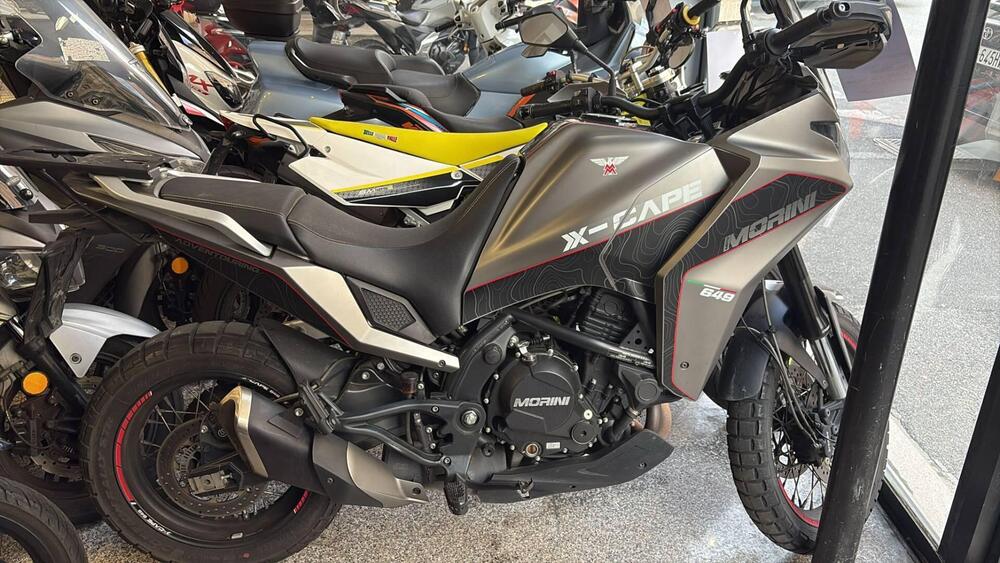 Moto Morini X-Cape 650 (2021 - 26) (2)