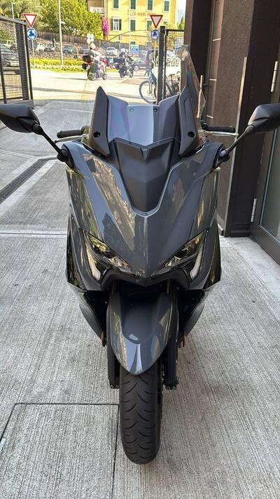 Yamaha T-Max 560 Tech Max (2021) usata