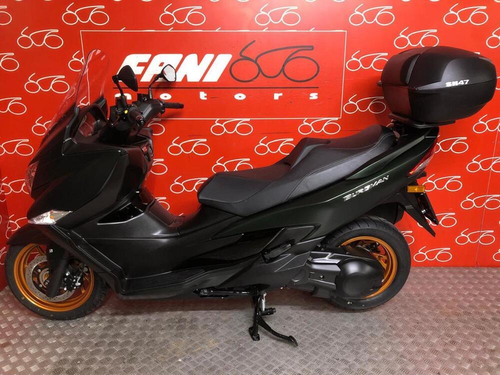 Suzuki Burgman 400 (2025 - 26) (3)