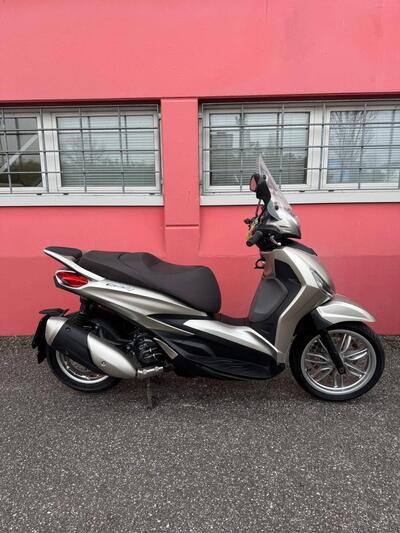 Piaggio Beverly 300 ABS-ASR (2021 - 25) usata