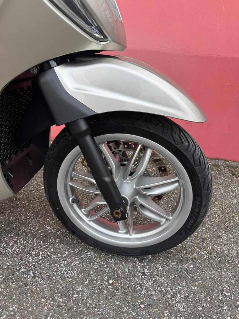 Piaggio Beverly 300 ABS-ASR (2021 - 25) (3)