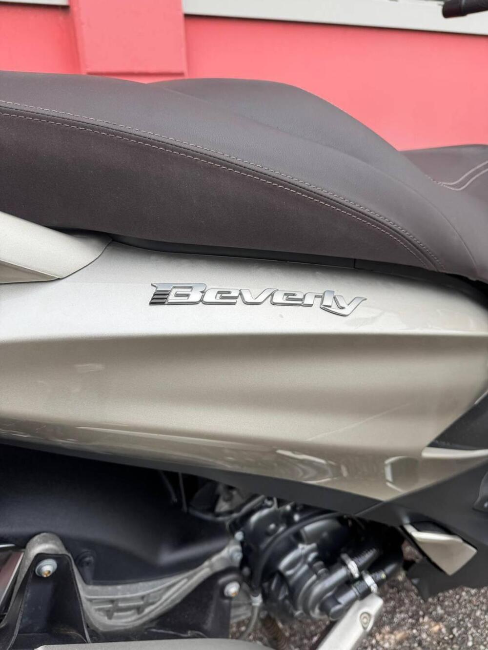 Piaggio Beverly 300 ABS-ASR (2021 - 25) (5)