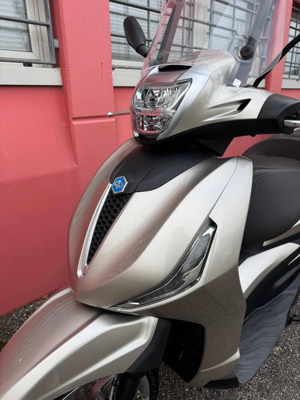 Piaggio Beverly 300 ABS-ASR (2021 - 25) (8)