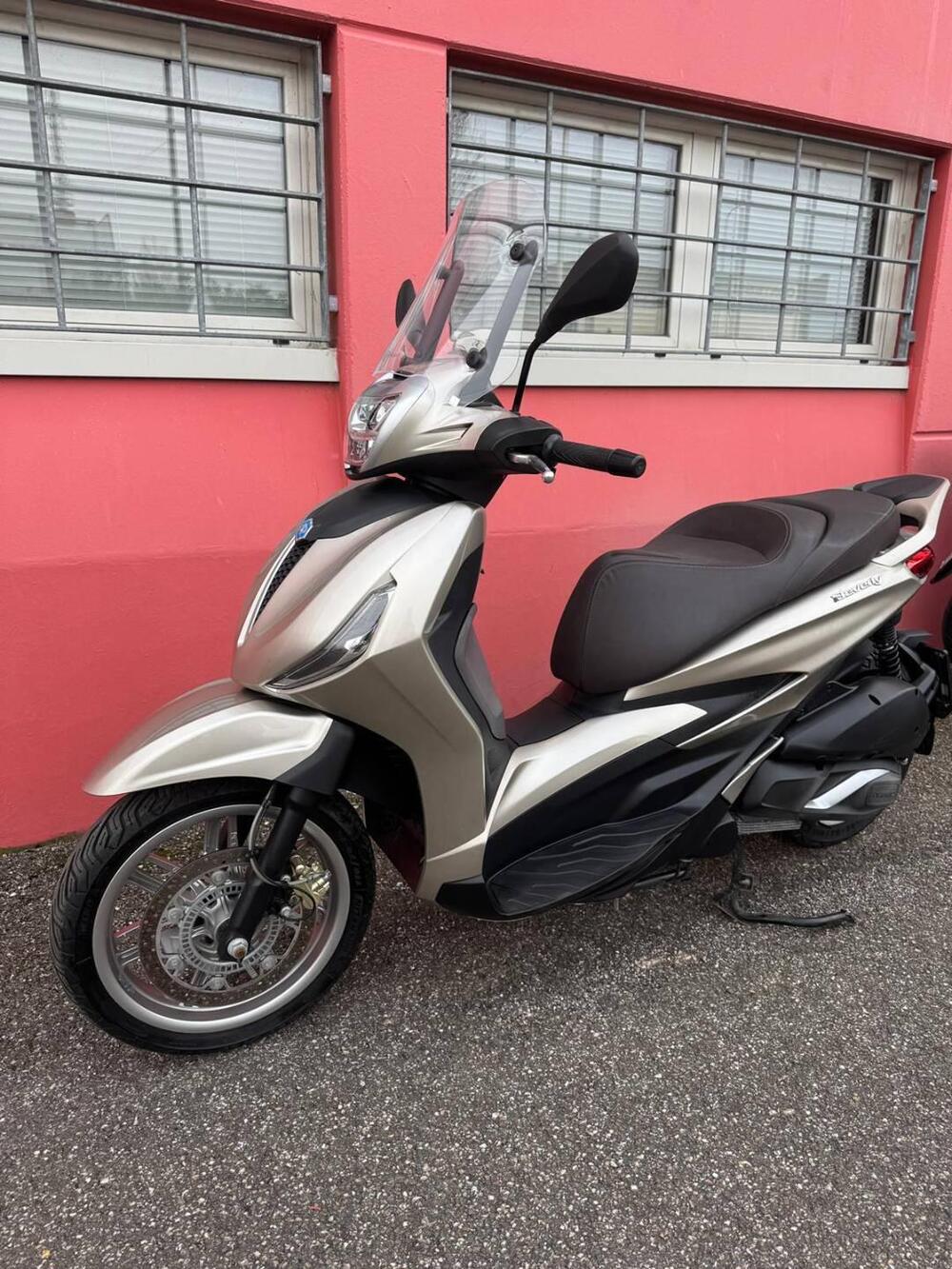 Piaggio Beverly 300 ABS-ASR (2021 - 25) (7)
