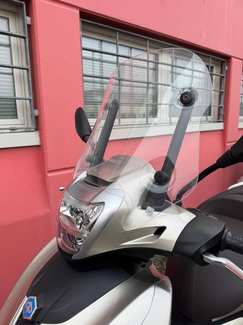 Piaggio Beverly 300 ABS-ASR (2021 - 25) (9)