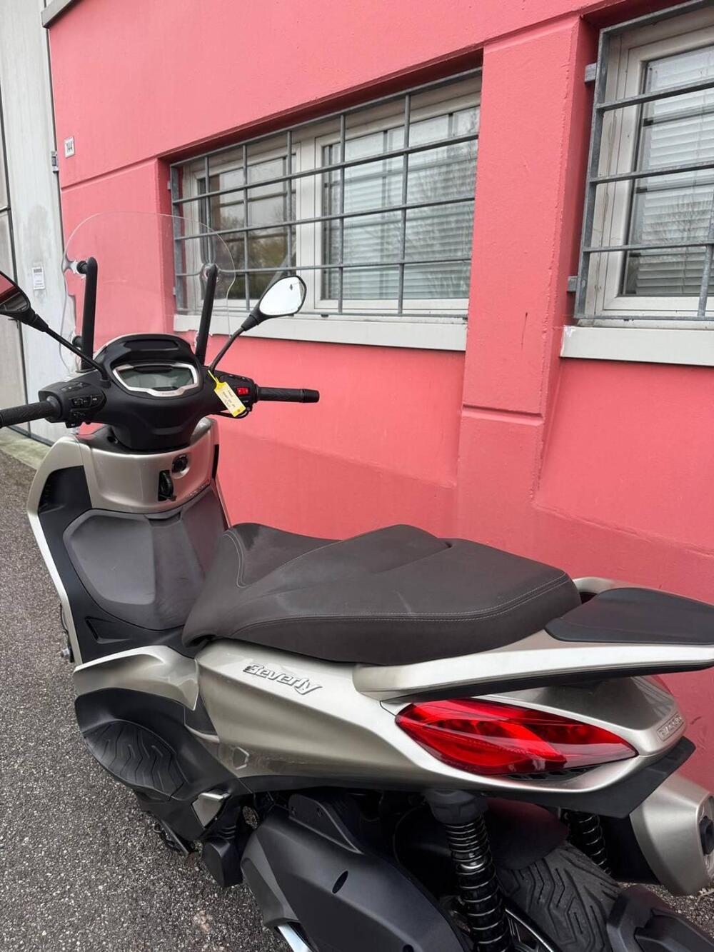 Piaggio Beverly 300 ABS-ASR (2021 - 25) (10)