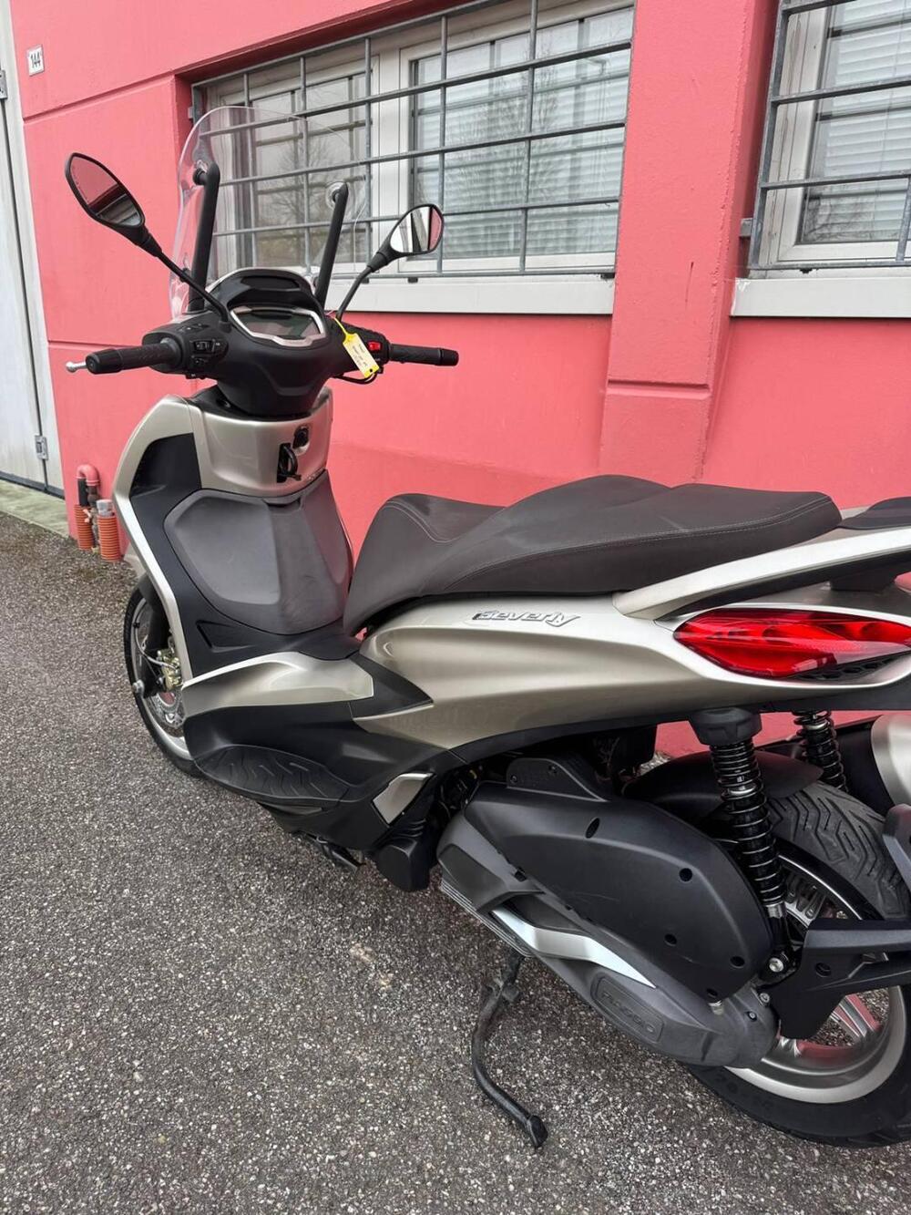 Piaggio Beverly 300 ABS-ASR (2021 - 25) (11)