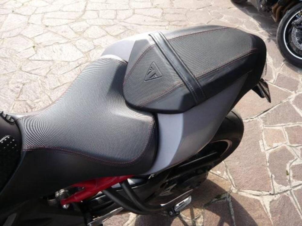 Triumph Speed Triple 1050 R ABS (2016 - 17) (8)