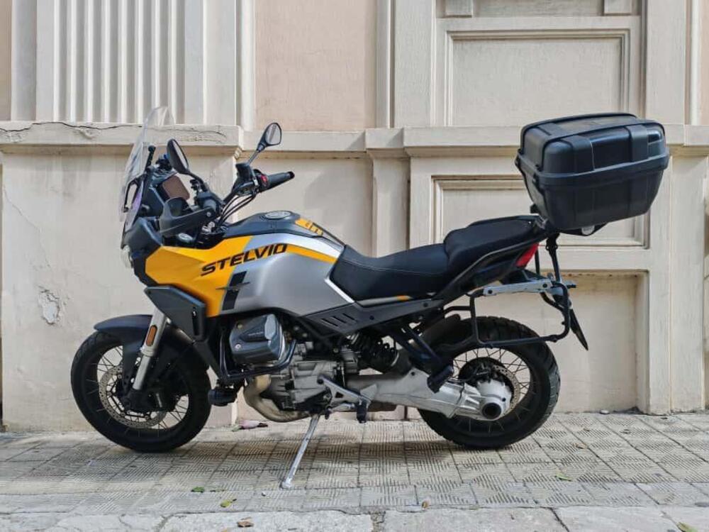 Moto Guzzi Stelvio (2024 - 26) (2)