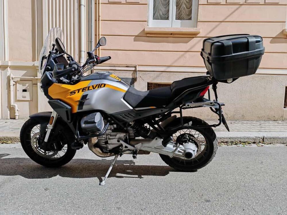 Moto Guzzi Stelvio (2024 - 26) (6)