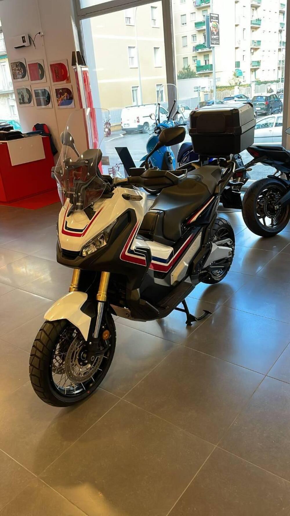 Honda X-ADV 750 (2017) (2)