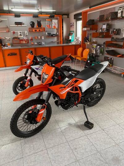 KTM 390 Enduro R (2025 - 26) nuova