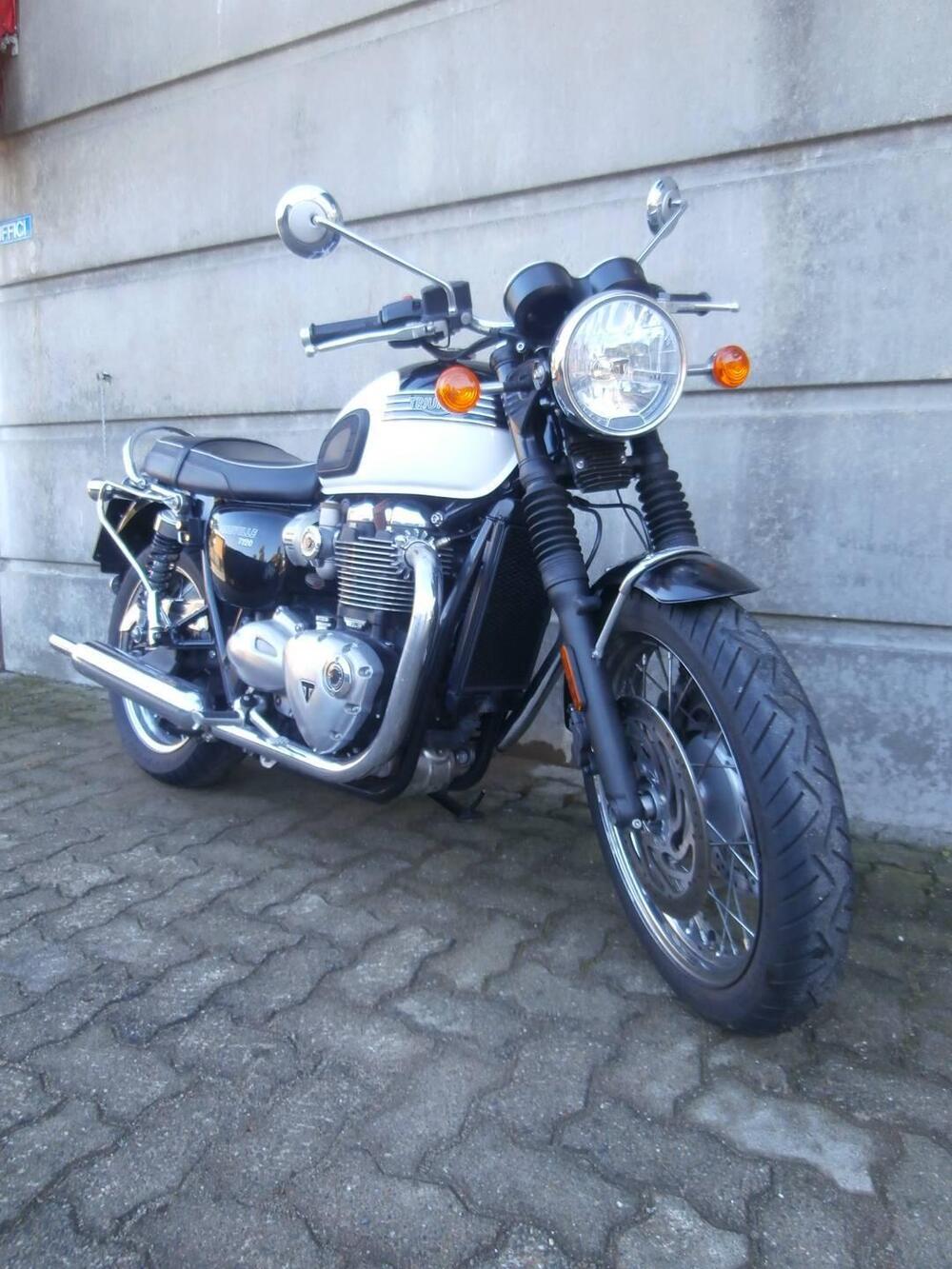 Triumph Bonneville T120 (2016 - 20) (2)