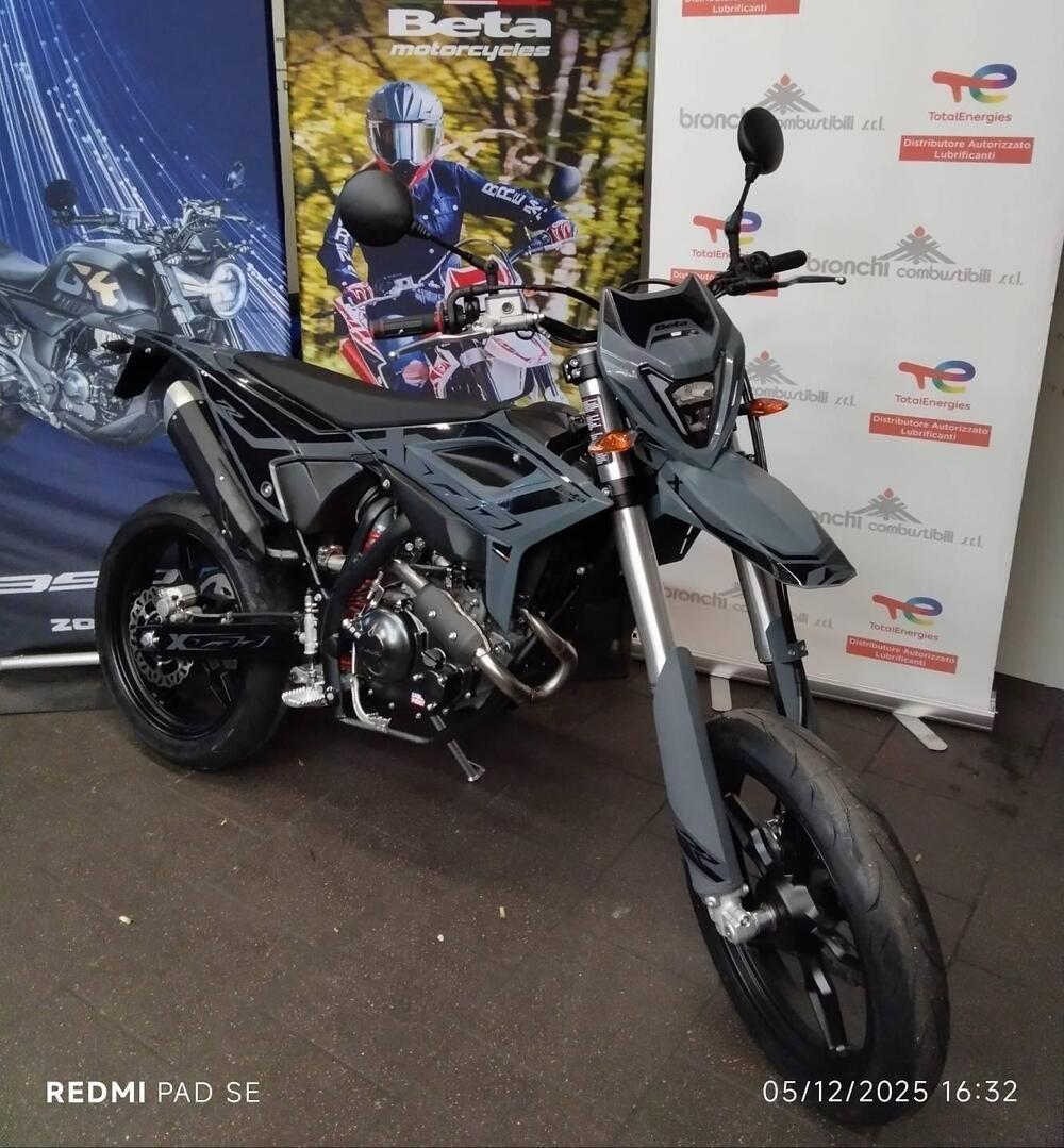 Betamotor RR 125 4T Motard T - X Special Edition (2025 - 26) (3)