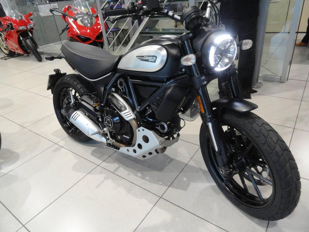 Ducati Scrambler 800 Icon Dark (2021 - 22) (2)
