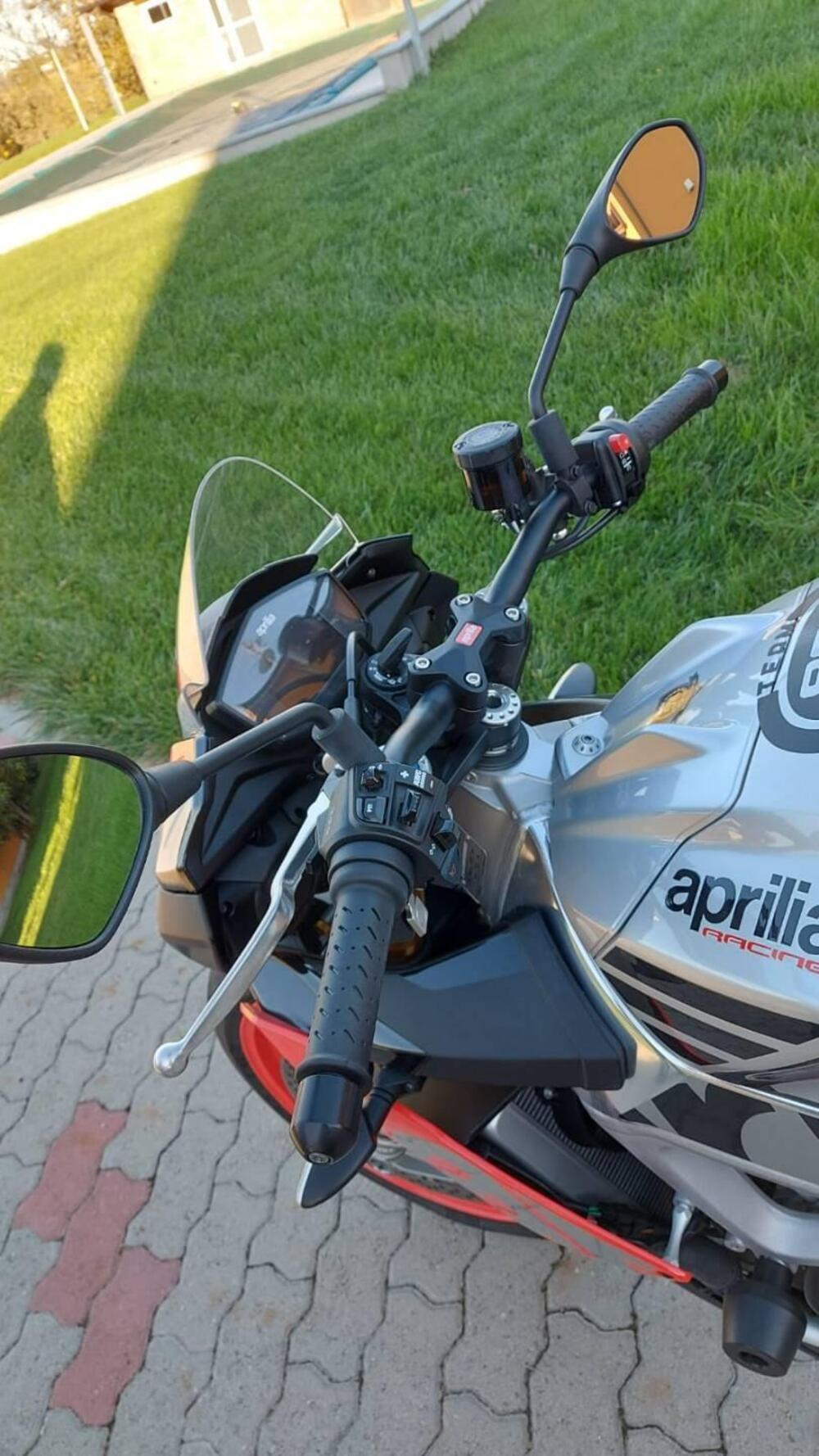 Aprilia Tuono V4 Factory (2019 - 20) (9)