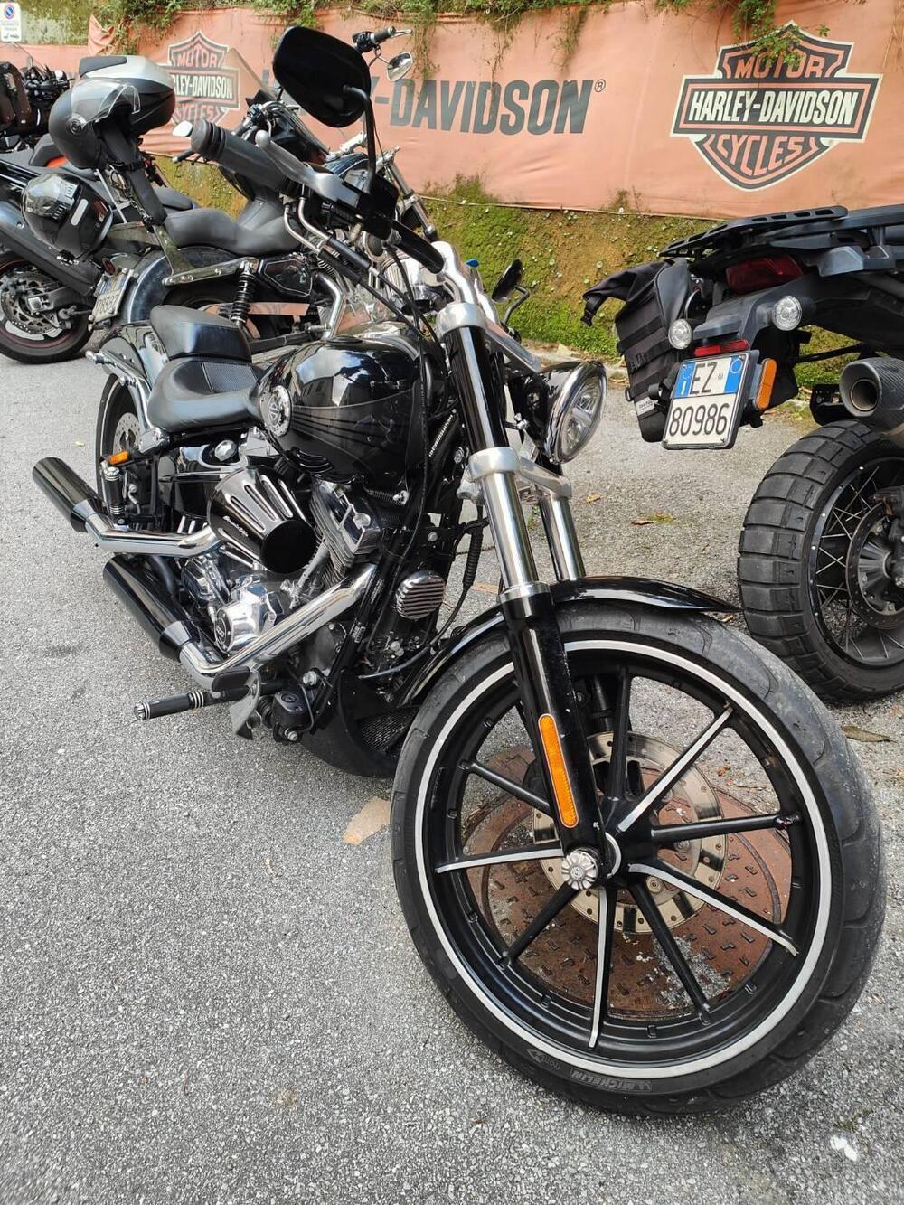 Harley-Davidson 1690 Breakout (2013 - 17) - FXSB (2)