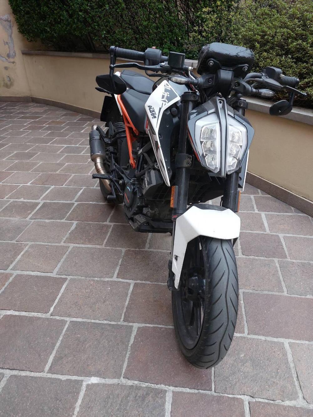 KTM 125 Duke (2021 - 23) (2)